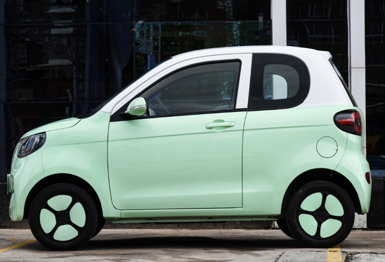 sièges à grande vitesse mini SUV électrique de la voiture électrique 2/4 de 100km/h EV