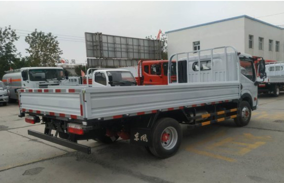 Le camion de livraison simple de cargaison de la rangée 4x2 allument 8,5 Ton Truck 4.3M Long Fence Type