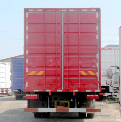 Le camion de livraison diesel de cargaison euro V nivellent Van Cargo Truck 4x2 conduisant l'empattement de 5200mm