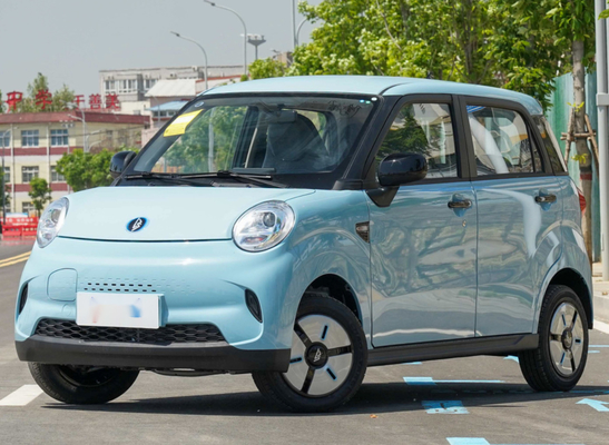 Main gauche de LINGBOX conduisant le champ d'exercice des portes 140km de Mini Suv Electric 5