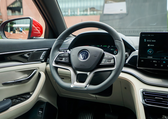 Chanson de BYD plus la voiture électrique pure d'EV avec la batterie 71.7KWH